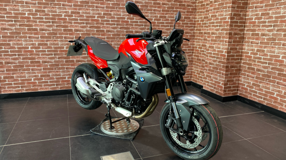 BMW F900 R